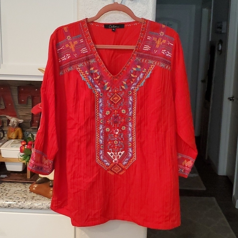 🎋NWOT CALESSA TUNIC